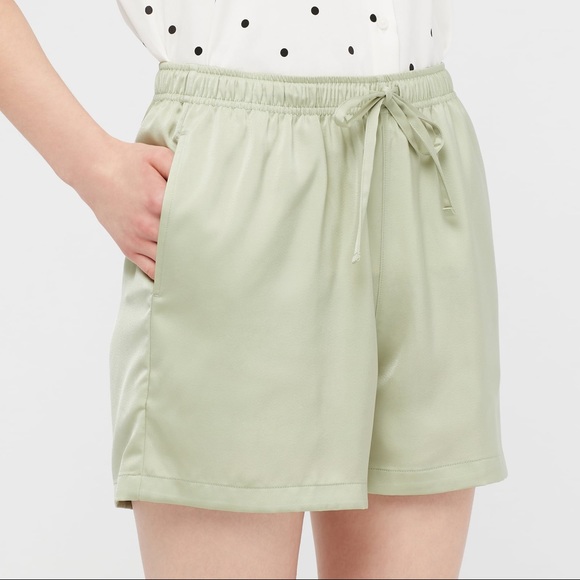Uniqlo satin relaco shorts - Picture 5 of 9